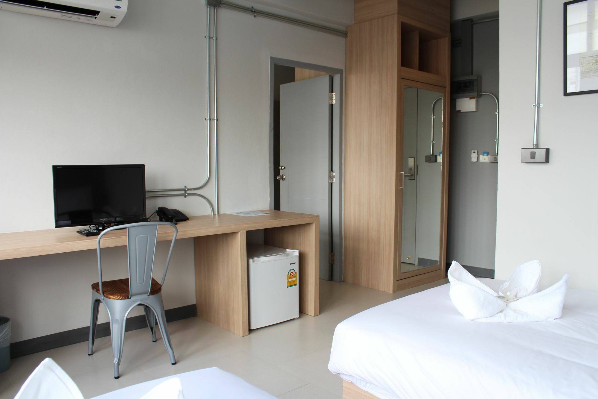 Rajthani Hotel - Sha Certified Surat Thani Extérieur photo
